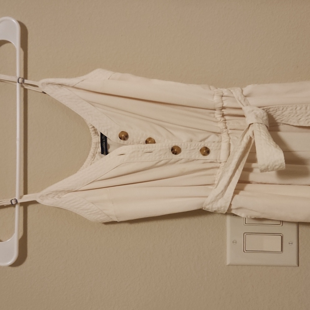 Abercrombie white jumpsuit XS